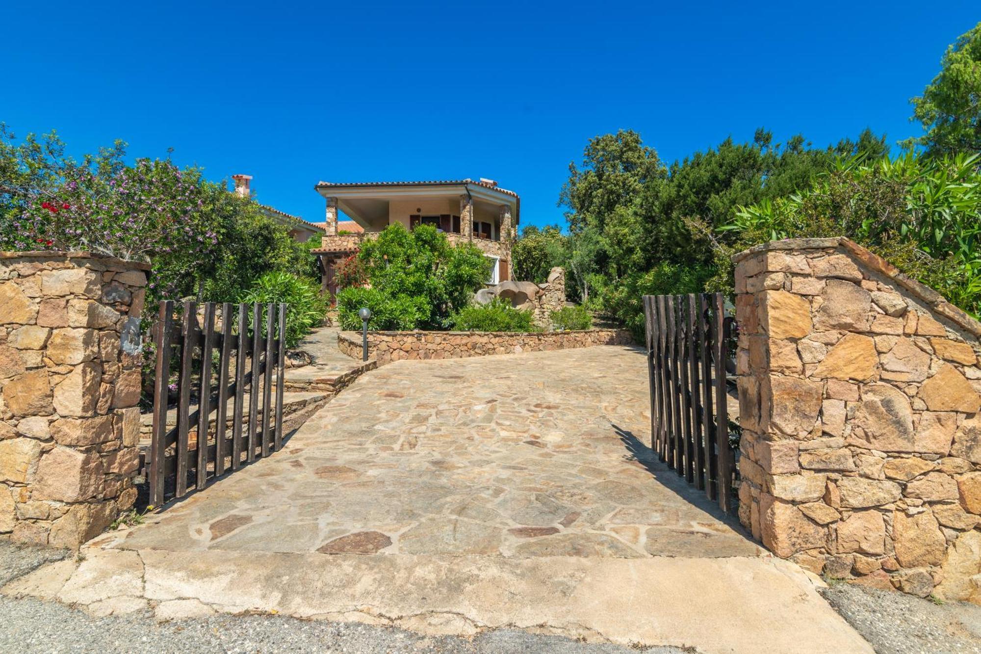Villa Vista Mare Cala Ginepro Punta Molara Kültér fotó